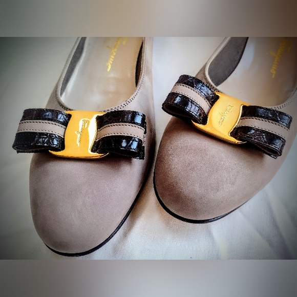 NWT Vintage Lillaz Salvatore Ferragamo Vara Shoes, Suede w/ Two-tone Bow! - Picture 2 of 13